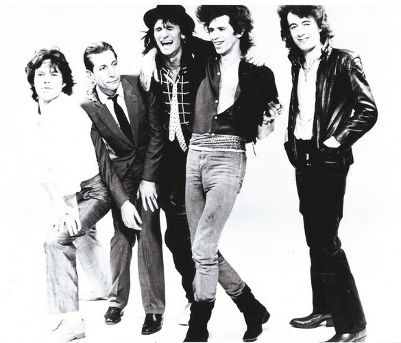 Magnifique photographie en retirage noir et blanc, sur papier photo des Rolling Stones : Mick Jagger, Keith Richards, Ron Wood, Charlie Watts et Bill ...