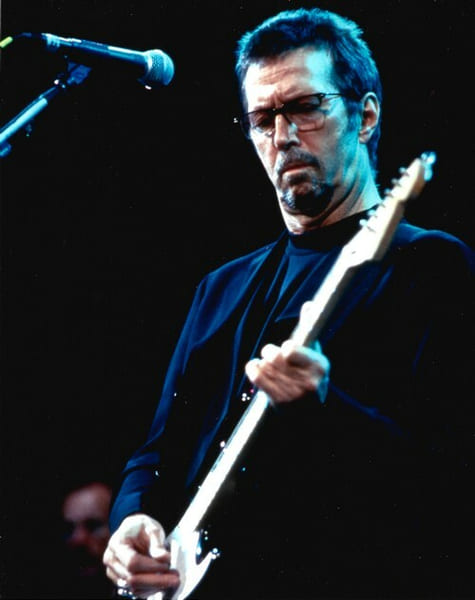 Magnifique photographie en retirage couleurs, sur papier photo de Eric Clapton sur sc&egrave;ne.. ( Photographies - Musique ) - Eric Clapton.
