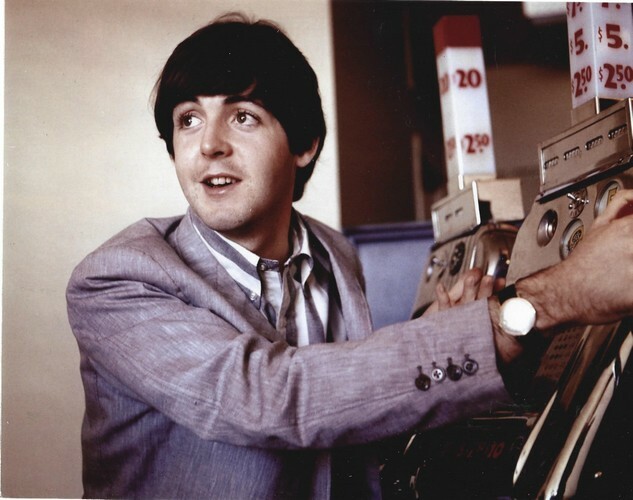 Portrait photographique, en couleurs, de Paul McCartney.. ( Photographies - Musique - The Beatles ) - Paul McCartney.
