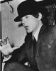Magnifique portrait photographique, en noir et blanc, de Paul McCartney avec chapeau melon.. ( Photographies - Musique - The Beatles ) - Paul ...