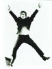 Magnifique photographie, en noir et blanc, de John Lennon, sautant.. ( Photographies - Musique - The Beatles ) - John Lennon.