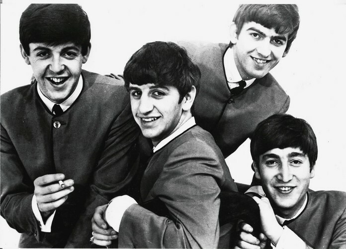 Magnifique portrait photographique des Beatles, Paul McCartney, John Lennon, George Harrison et Ringo Starr.. ( Photographies - Musique - The Beatles ...