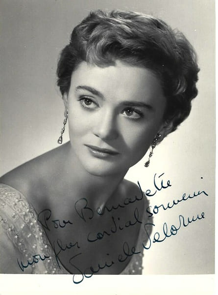 Photographie argentique de Sam levin, au format carte postale, repr&eacute;sentant Dani&egrave;le Delorme, avec belle d&eacute;dicace de cette derni&egrave;re.. ( Cartes Postales ...