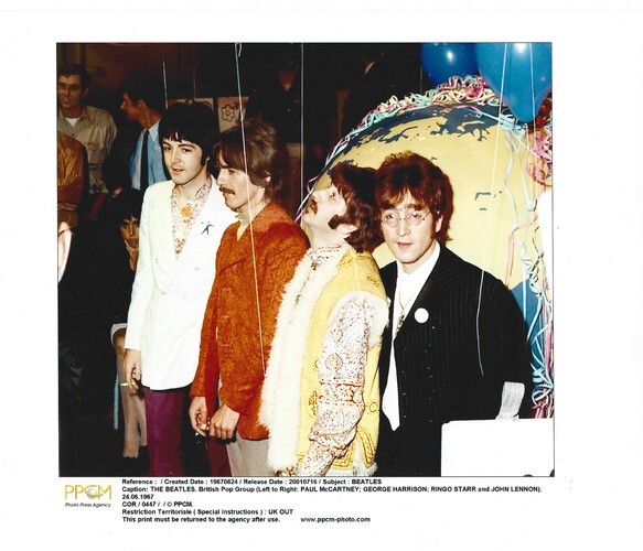 Magnifique photographie en retirage argentique couleurs, des Beatles prise par Henry Grossman.. ( Photographies - Musique ) - The Beatles - Henry ...