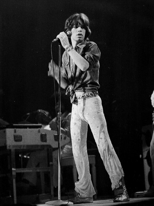 Magnifique photographie en retirage argentique noir et blanc, de Mick Jagger.. ( Photographies - Musique - The Rolling Stones ) - Sir Michael Philip ...