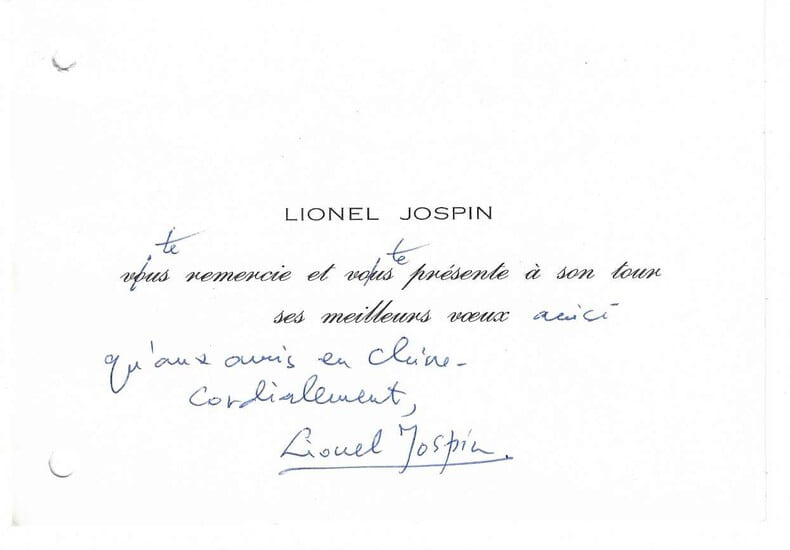 Carte de voeux, non dat&eacute;e, avec court texte et signature autographe de Lionel Jospin.. Lionel Jospin