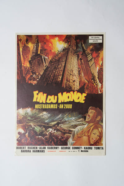 Rare affichette originale, d'exploitation en salles, pour le film " Fin du monde - Nostradamus an 2000 ".. ( Cin&eacute;ma - Affiches ) - Toshio Masuda.