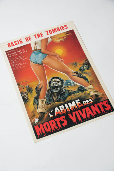 Rare affichette originale, d'exploitation en salles, pour le film franco-espagnol " L'Ab&icirc;me des morts vivants (La tumba de los muertos vivientes-Oasis ...