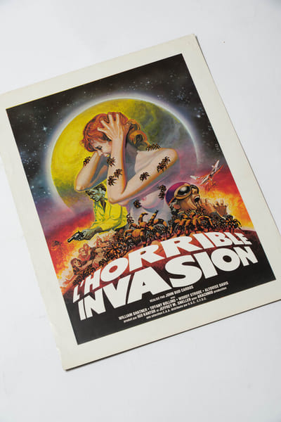Rare affichette originale d'exploitation en salles, pour le film am&eacute;ricain " L'Horrible Invasion (Kingdom of the Spiders) ".. ( Cin&eacute;ma - Affiches - ...