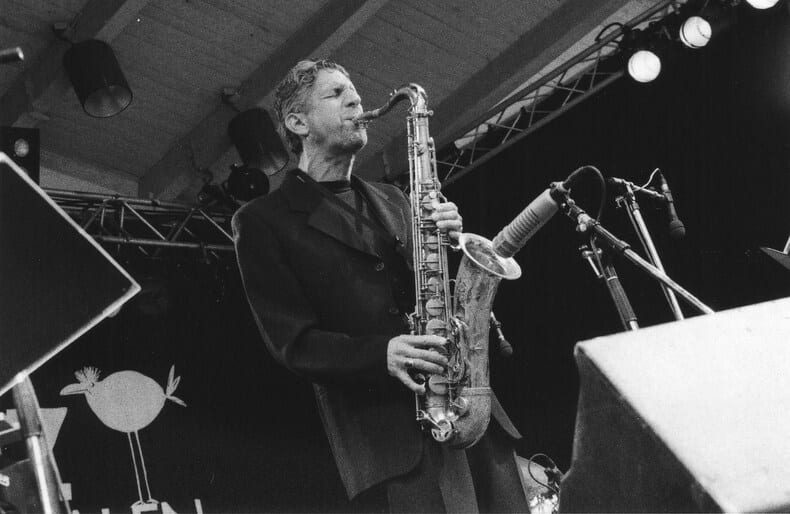 Superbe photographie en tirage argentique du saxophoniste Bob Berg, prise en Su&egrave;de, en 1999, lors du Kristianstad Jazz Festival.. ( Photographies - ...