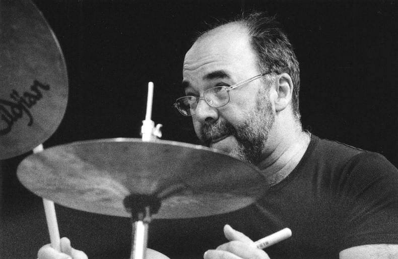Superbe photographie en tirage argentique du batteur Peter Erskine, prise en Su&egrave;de, en 1999, lors du Kristianstad Jazz Festival.. ( Photographies - ...