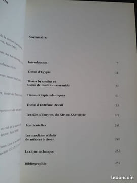 Musées des tissus de Lyon. Guide des collections. Collectif