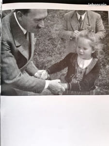 Hitler abseits vom Alltag. 100 Bilddokumente aus der Umgebung des Fuhrers