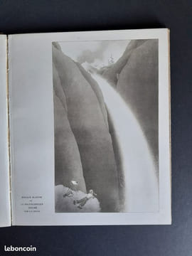 L'Opéra de pics. Cinquante compositions de Samivel, précédées d'une introduction de Jean Giono et d'un boniment de l'auteur.. SAMIVEL