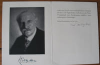 Danksagung anlässlich seines 70. Geburtstages (Juli 1929). Karte (15,2 x 23,5 cm) mit gedrucktem Text und Photo und 2 handschriftlichen Signaturen. Beiliegt ein Blatt mit handschriftlichen Grüssen und Unterschrift.