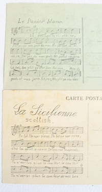 2 cartes postales, verso avec musique imprimée (13,7 x 9 and 14 x 9 cm).
