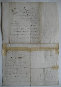 Laissez- passer du 1. 10. 1759 pour le capitaine Lardenoir signé par le duc de Broglie et Desforges. Une feuille composée - l'en-tête est contrecollé au laissez-passer - de 38 x 25,5 cm.
