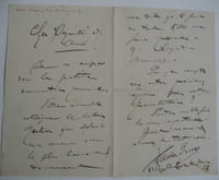 Lettre autographe de 2 pages (22 lignes) signée, non datée. 18 x 22,7 cm. Xavier Privas (1863 - 1927), de vrai nom Antoine Taravel, chansonnier, poète, goguettier et compositeur. Il était sacré "prince des chansonniers" en 1899. Petite notice à l'encre rouge sur la marge supérieure.