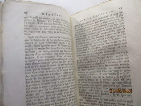 Révolution - Mémoires sur la Bastille et sur la détention de M. Linguet, écrits par lui-même (Simon-Nicolas Linguet ). Simon-Nicolas Linguet