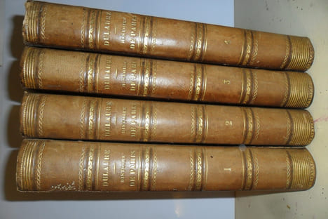 Histoire physique, civile et morale de Paris, septième édition augmentée de notes nouvelles et d'un appendice contenant des détails descriptifs et ...