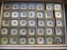 Héraldique - Collections d'Armoiries - Importante réunion dans 1 coffret de 175 boîtes (4,5 x 4,5 cms)contenant un ou plusieurs Cachets de cire rouge ...