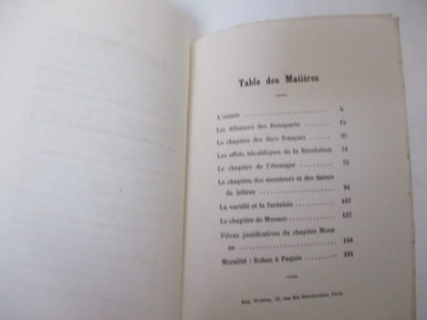 Les curiosités héraldiques - Première série, de Jean de BonnefonL'entrée. Les Alliances des Bonaparte. Le chapitre des ducs français. Les effets ...