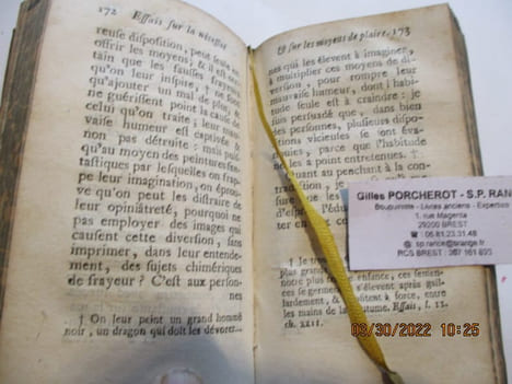 Essais sur la Necessité et sur les Moyens de Plaire de Moncrife(Complet des 2 Parties, la seconde intitulée "Les Dons  des Fées ou le Pouvoir de ...