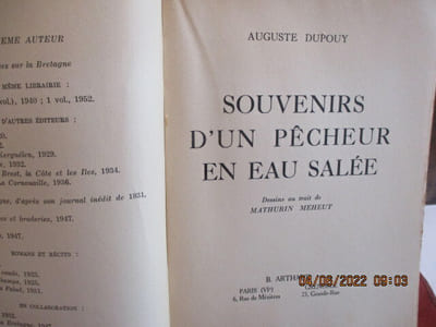 Souvenirs d'un pêcheur en eau salée, par Auguste Dupouy Auguste - Illustrations de Mathurin Meheut PARIS, Arthaud - 1953 - 214 pages - Broché, tache au 1 er plat - Nombreuses illustrations de Mathurin MEHEUT - Exemplaire non coupé -Bon exemplaire - Réf. 657
