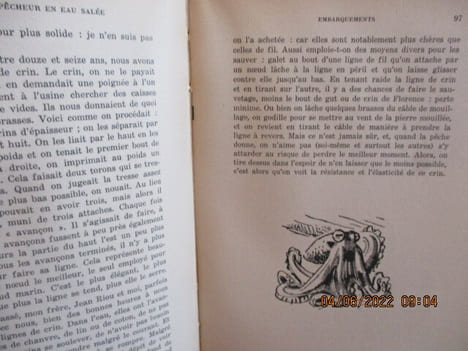 Souvenirs d'un pêcheur en eau salée, par  Auguste Dupouy Auguste - Illustrations de Mathurin Meheut PARIS, Arthaud -  1953 - 214 pages - Broché, tache ...