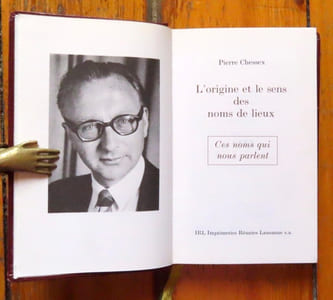 L'origine et le sens des noms de lieux.