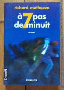 A sept pas de minuit. Roman.