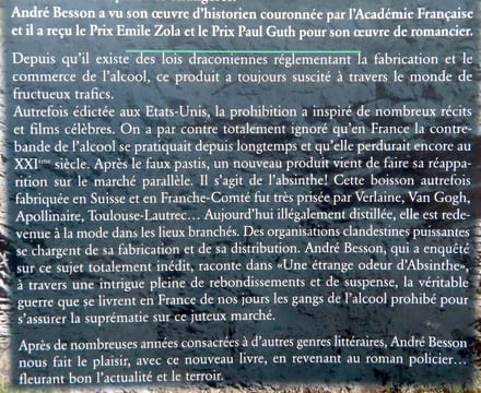 Une étrange odeur d'absinthe. . Besson André: