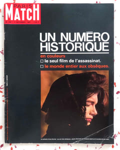 Paris Match numéro 765, 7 décembre 1963. [John Fitzgerald Kennedy]. Un numéro historique en couleurs - Le seul film de l'assassinat - Le monde entier aux obsèques. 
