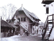 [Village suisse - Pinte vaudoise et jeu de quilles].  par Boissonnas Fred.:  - Image 1