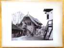 [Village suisse - Pinte vaudoise et jeu de quilles]. . Boissonnas Fred.: 