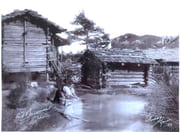 [Village suisse - Au bord du ruisseau].  par Boissonnas Fred.:  - Image 1