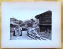 [Village suisse - Les mazots et l'&eacute;table valaisanne]. . Boissonnas Fred.: 