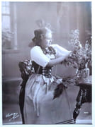[Village suisse - Jeune bernoise].  par Boissonnas Fred.:  - Image 1