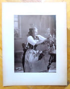 [Village suisse - Jeune bernoise].  par Boissonnas Fred.:  - Image 2