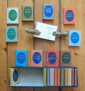 20 ouvrages en hongrois, en 22 volumes (minuscules).