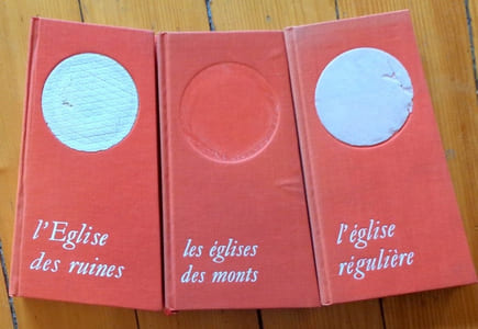 Les églises des monts / L'église régulière / L'église des ruines.