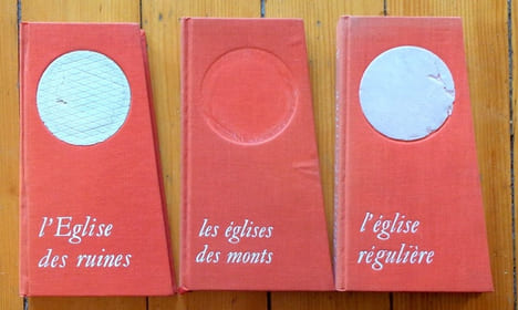 Les églises des monts / L'église régulière / L'église des ruines. . Biès Jean, Calin François: