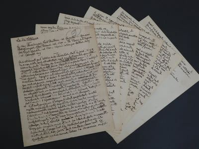 Henri de Régnier. Révolution française, La terreur. Manuscrit autographe signé de 6 pages, Critique sur des ouvrages relatifs au 9 thermidor et à Robespierre, 1930