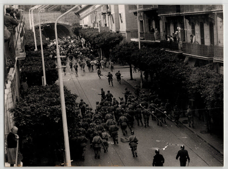 Photographie argentique 1960 Semaine des barricades Guerre d' Algerie Alger. 