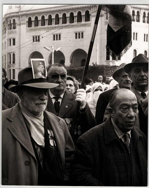 Photographie argentique 1960 Alg&eacute;rie La Semaine des barricades manifestation. 