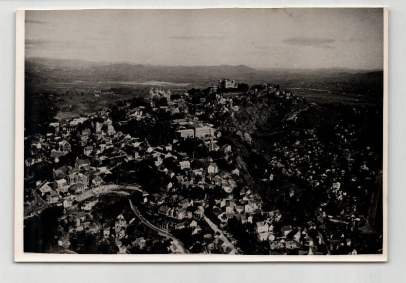Photographie argentique Ann&eacute;es 60 Madagascar Tananarive vue du ciel. 