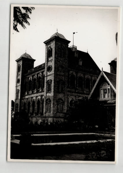 Photographie argentique Ann&eacute;es 60 Madagascar Tananarive Rova Palais de la Reine. 