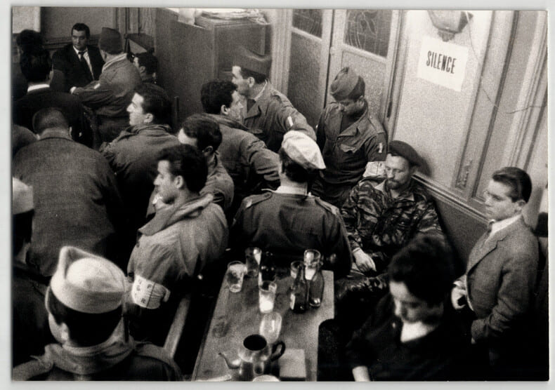 Photographie argentique 1960 Alg&eacute;rie Pierre Lagaillarde Semaine des barricades. 