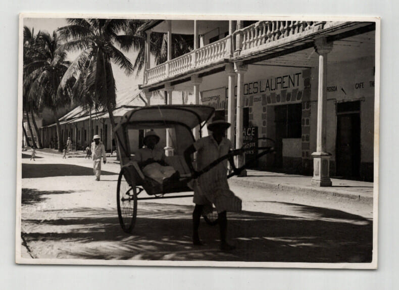 Photographie argentique Ann&eacute;es 60 Madagascar Pousse-pousse. 