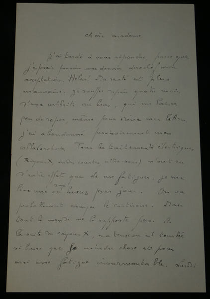 Pierre Gaxotte Lettre autographe sign&eacute;e sur son &eacute;tat de sant&eacute; 2 pages. Pierre Gaxotte
